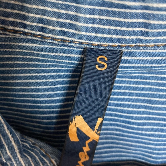 Size small soft denim top - Picture 3 of 4